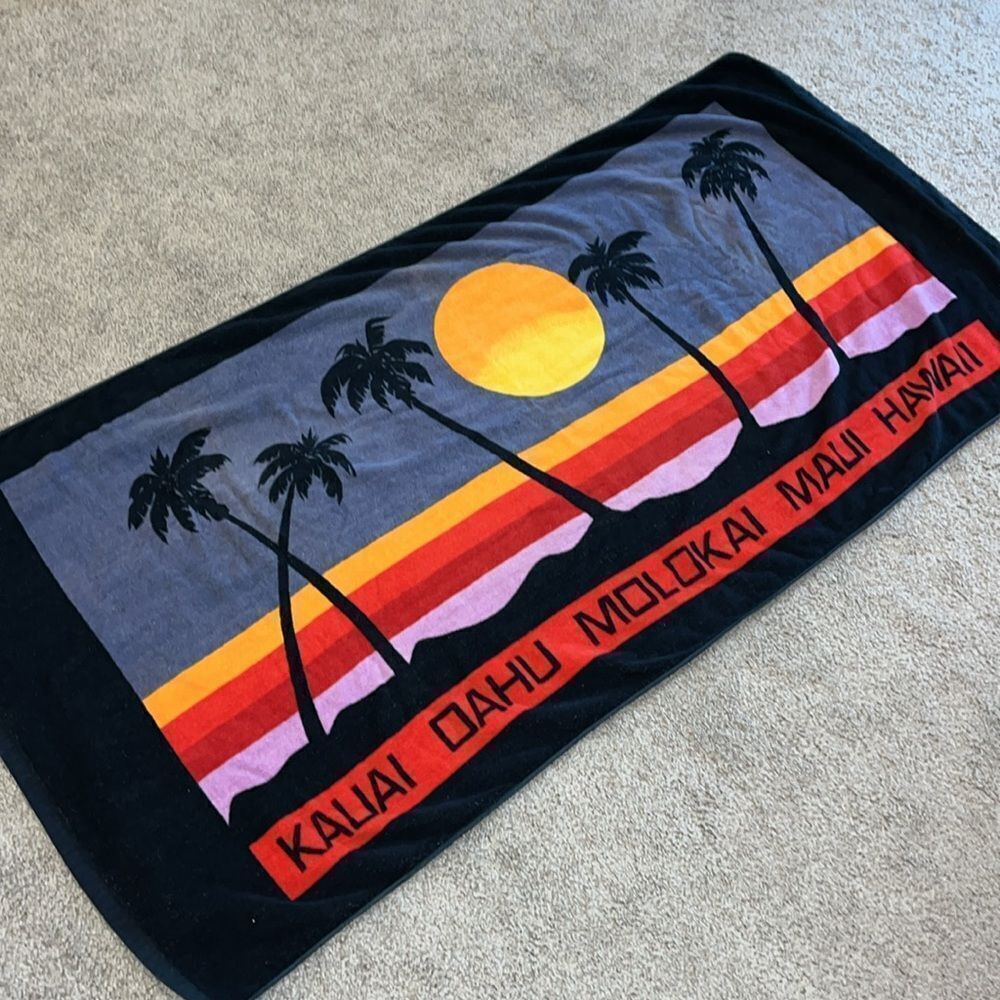 Vintage sun set retro rainbow stripe Palm trees aloha Hawaii Islands Beach Towel